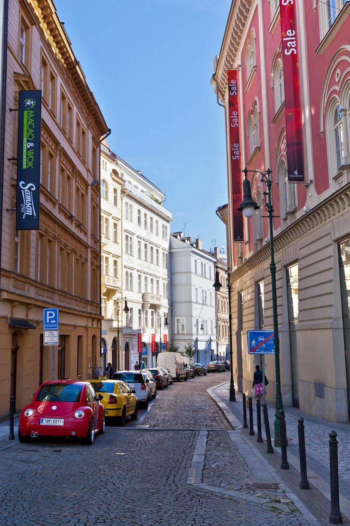 Lovely Prague Apartments - Truhlarska Екстер'єр фото